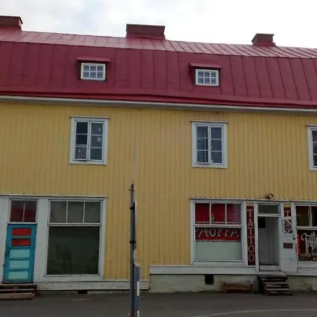 Pieni Asunto 60m2 Vanhassa Puukerrostalossa Pispalassa *